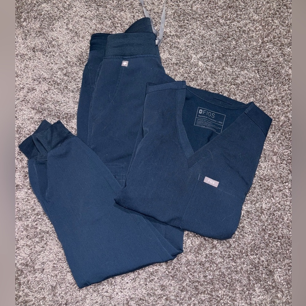 Figs Deep Blue Scrub Ensemble